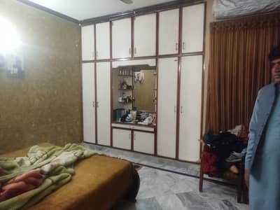 08 MARLA LOWER PORTION WITH GARAGE FOR RENT IN JOHAR TOWN LAHORE