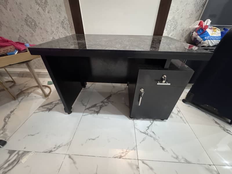 Work station table 2