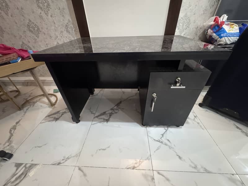 Work station table 3