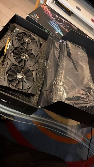 GTX 1080 8GB 10/10 with box and brand warranty seal.