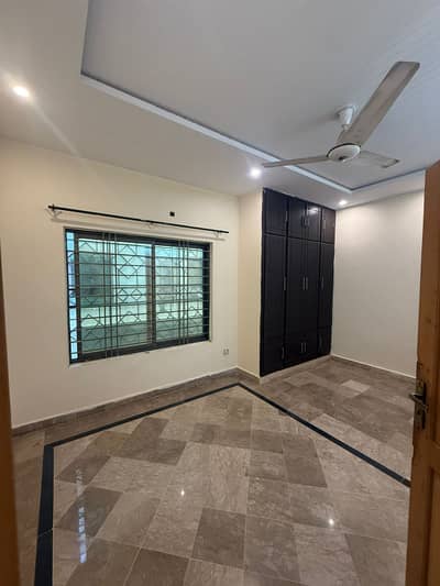 House For Rent In G-13 (4 Marla)