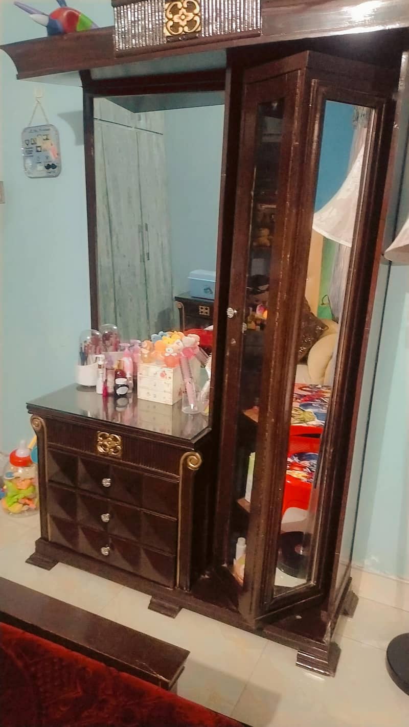 wodden bed dressing table 1