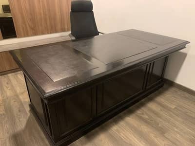 Premium Executive Office Table – Large Size