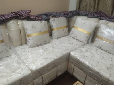 7 seater new sofa  with center table