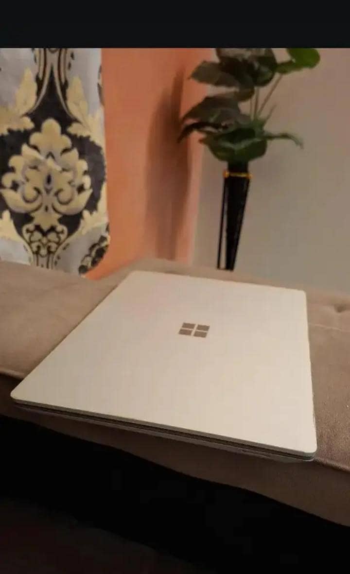 Microsoft Surface Book 2 3