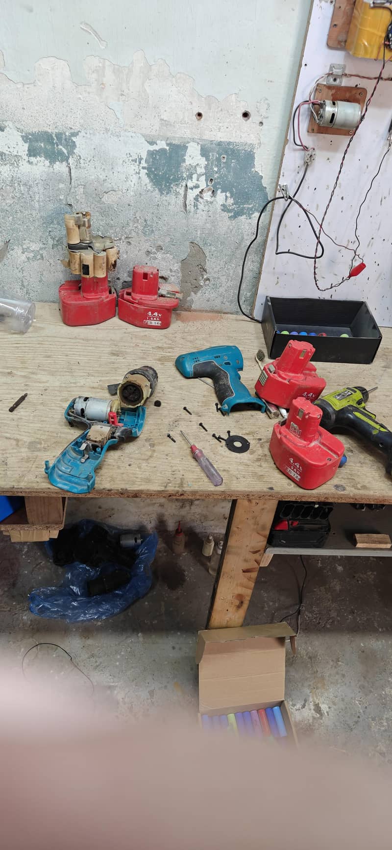 ھما رے ھا ں بیٹر ی وا لی مشین Cordless Drill Machine ٹھیک کیا جا تا ھے 18