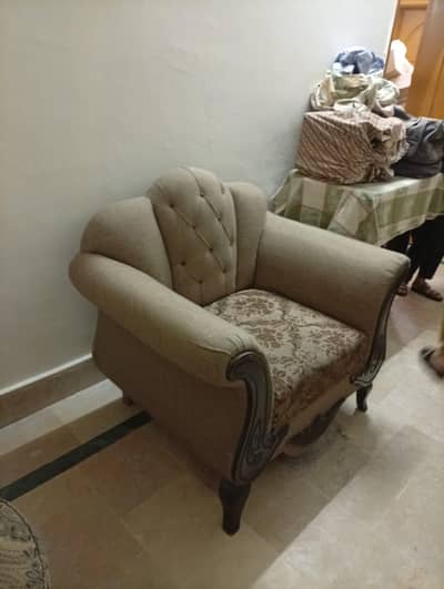 Barely used 5 seater heavy sofa set.