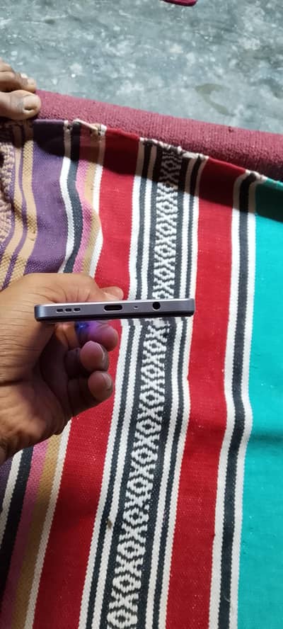 Oppo A5i mobile new condition m ha urgent zarorat ha jis bhei ko chahy