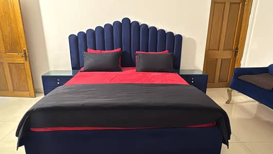 Bedset with 2 sidetables