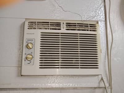 widow ac Frigidaire half ton