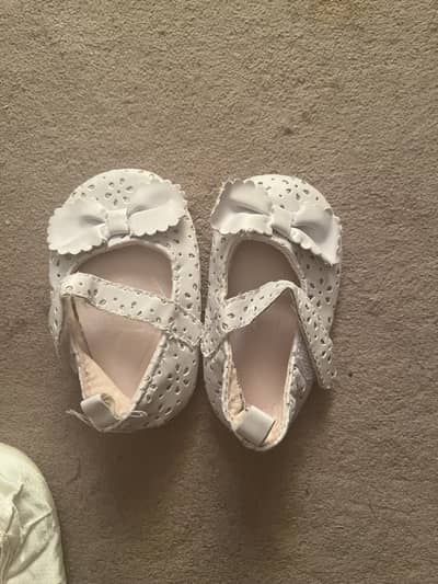 Used 1 to 2 times baby girl shoes