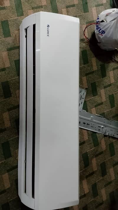 2 ton Gree Ac slightly used