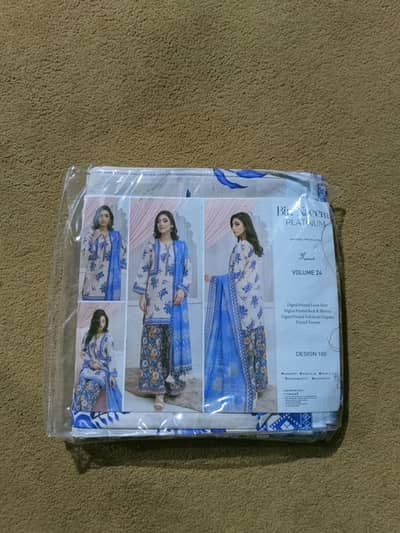 3 pec unstitched dress