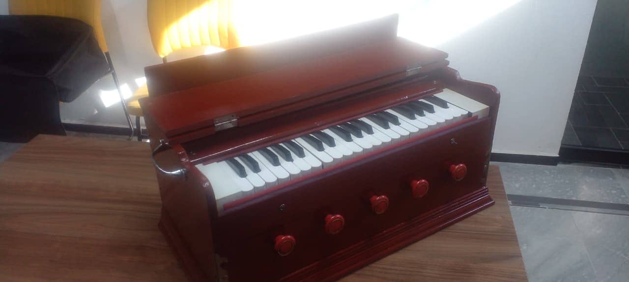 Harmonium 4
