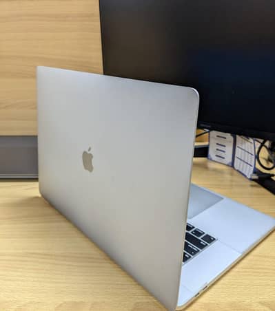 MacBook Pro 2019 Core i7 | 16 Inch | 32GB RAM | 1TB SSD