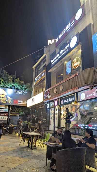 Shops For Rent On MM Alam Road Lahore Ideal For Coffee Shop, Restraunt & Aesthetic Clinics.
