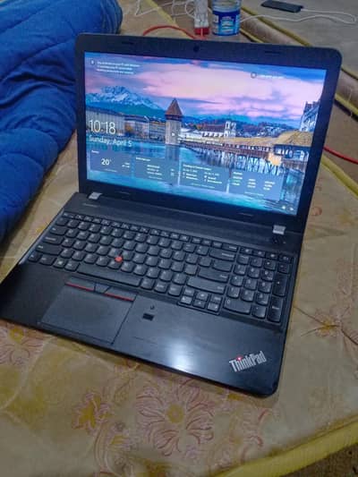 Lenovo i5 6th gen slim laptop 8gb 500gb 4gb intel graphic.