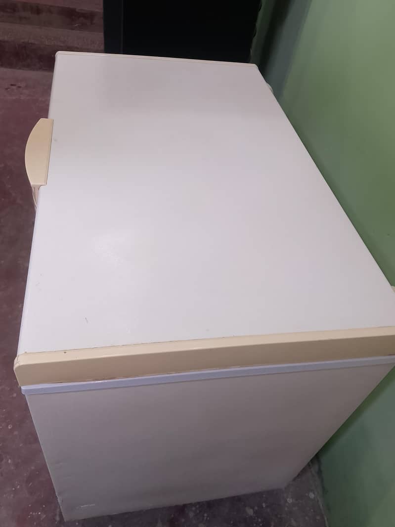 waves deep freezer 4