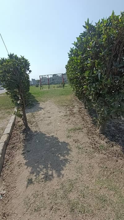 8 Marla Plot For Sale