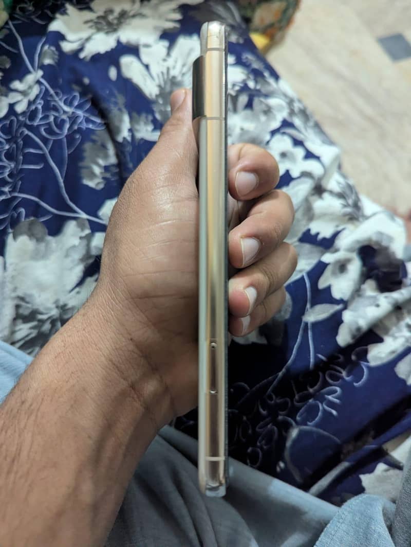 google pixel 8 pro 2