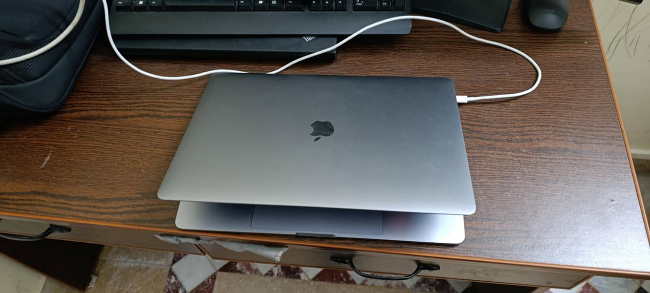 MACBook Pro 2017 0