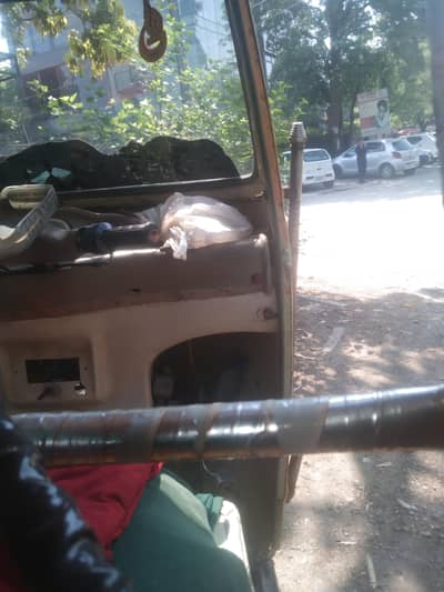 Auto richkshow medium size