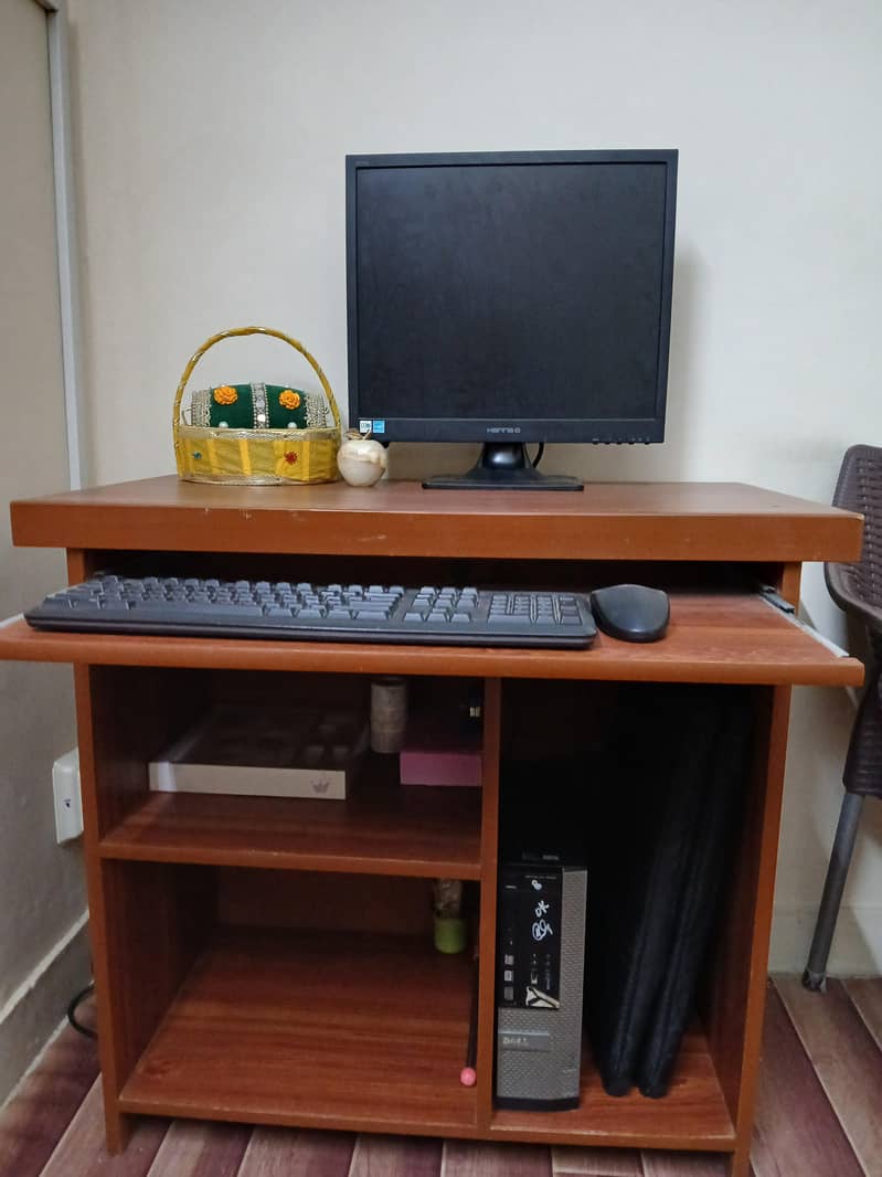 Computer Table 0