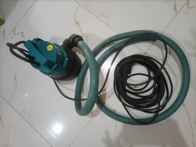 Submersible water pump
