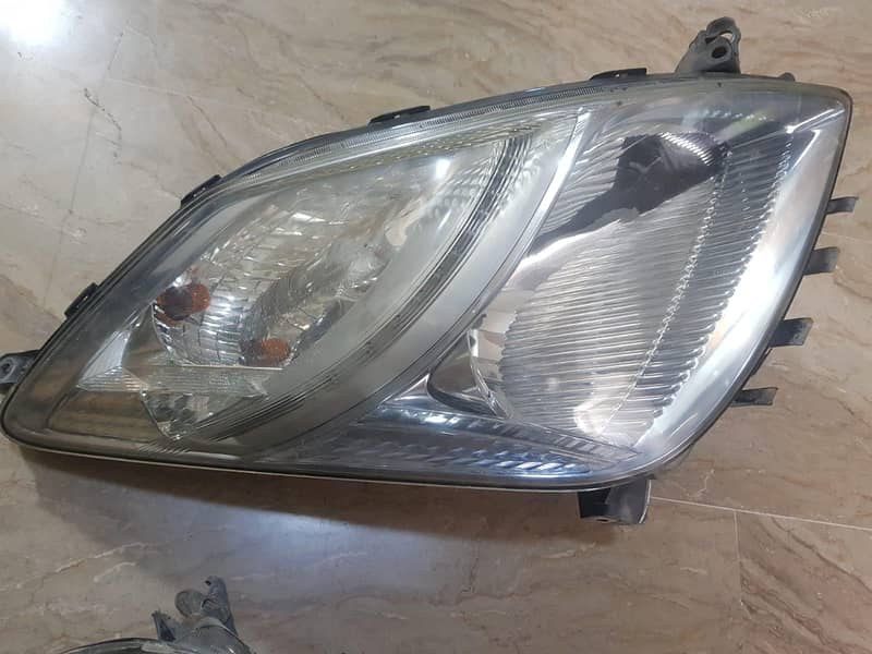 Prius Headligh 2011 model Orignal 1