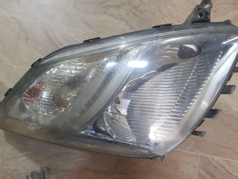 Prius Headligh 2011 model Orignal 2