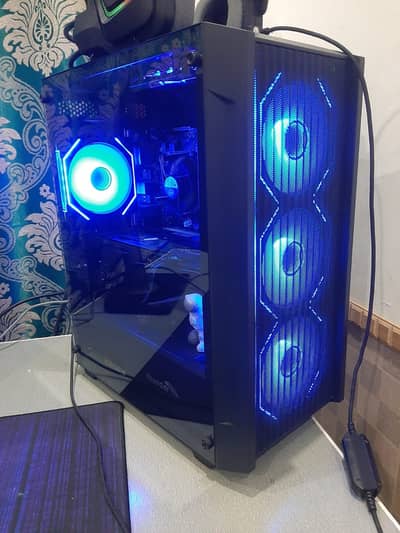 i7 4th gen 16gb ram  128 gb m. 2 ssd Gpu rx 590 8gb ddr5 256 bit