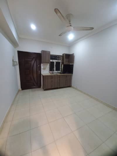 One bedroom unfurnished flat available for rent in E11 4