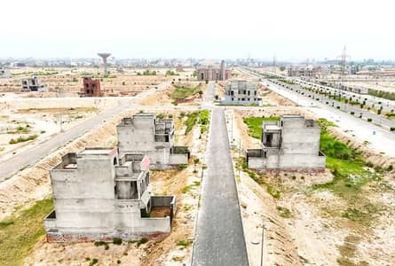 10 MARLA ONGROUND MOST BEAUTIFUL PRIME LOCATION RESIDENTIAL PLOT FOR SALE IN NEW LAHORE CITY PH 4 .