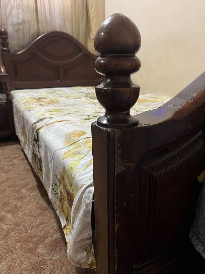 Single bed 0