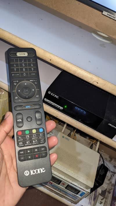 Icon Iron Pro 4K Android Dish Receiver