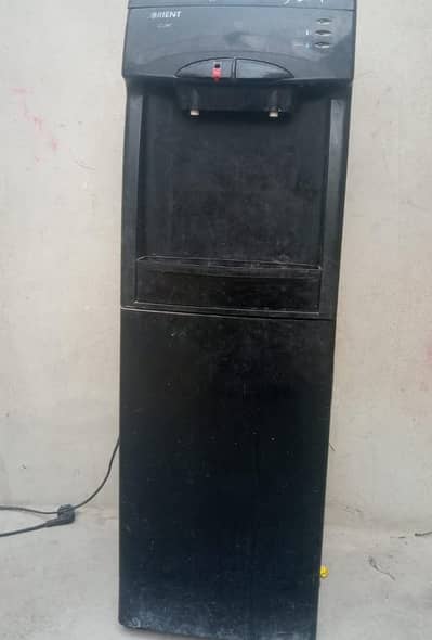 watar dispenser and mini refrigerator