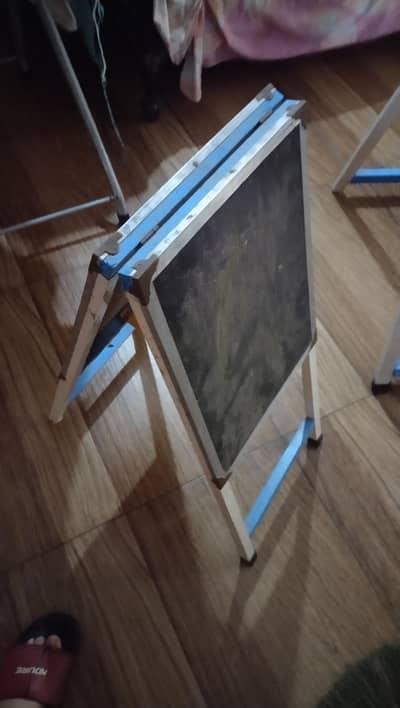 small white n black board