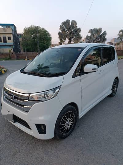 Nissan Dayz Highway Star for sale in Excellent condition