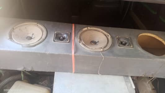 2 speaker  and LG brand ka woofer good Bass in working conditions