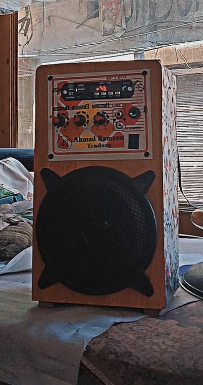 Bluetooth or lead speakers 