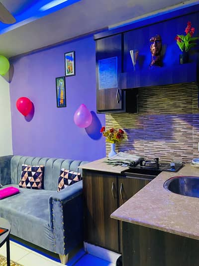 One bed for rent daily basis available and short time available