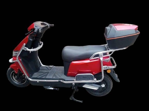 United Sharp Plus Scooty 3