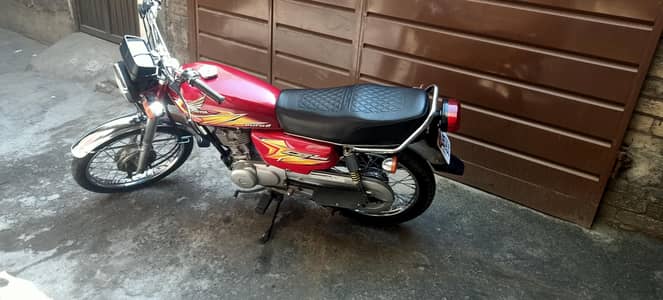 HONDA CG 125 2021 MODEL FOR SALE IN GOOD CONDITION