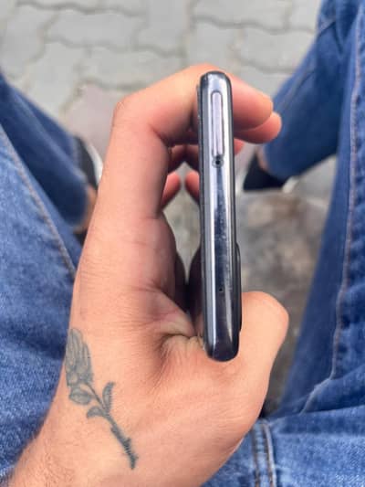 Samsung Galaxy A72 8GB / 128GB PTA Approved – Excellent Condition