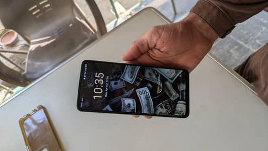 WITH BOX AND CHARGER 4+4RAME/128GB MEMORY