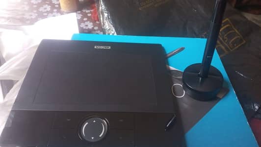 Wacom tablet pen  . contact numbar 03097078686