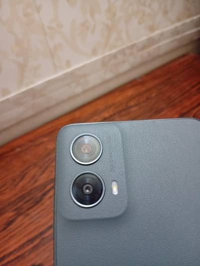 lush condition 10/10 all ok no open repairs . moto g5g 2024