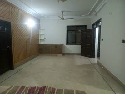 2 bed lounge lease corner flat for sale