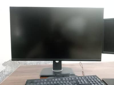 32" 4K UHD LED Monitor Dell . Dp/Hdmi/Usb-C/Usb 3.2