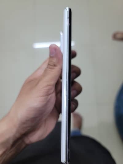 Samsung Mobile Note 20 Ultra (green line on screen)